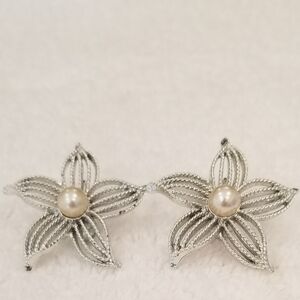 Elegant Silver and Pearl Flower Earrings